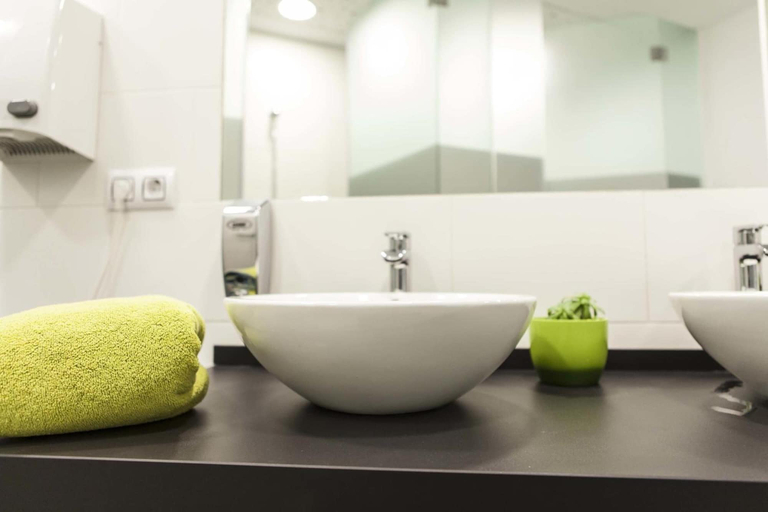Bathroom 4, Downtown River Hostel, Guipúzcoa