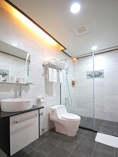 Bathroom 4, The Deer, Nantou