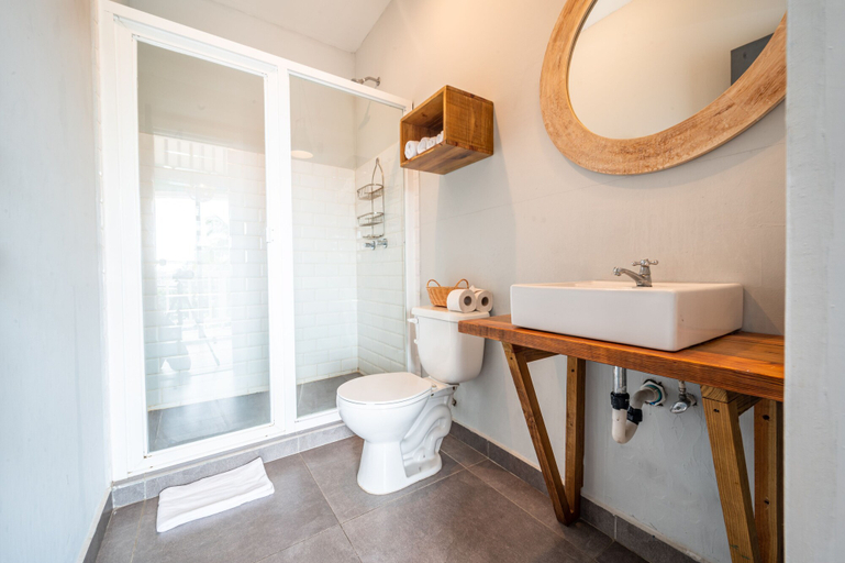 Bathroom 3, Klika Bocas del Toro (formerly Selina), Bocas del Toro