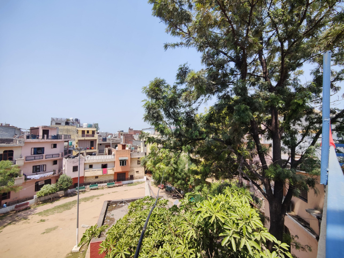 Others 5, Harish Guest House -Railway Station Road, Chandigarh