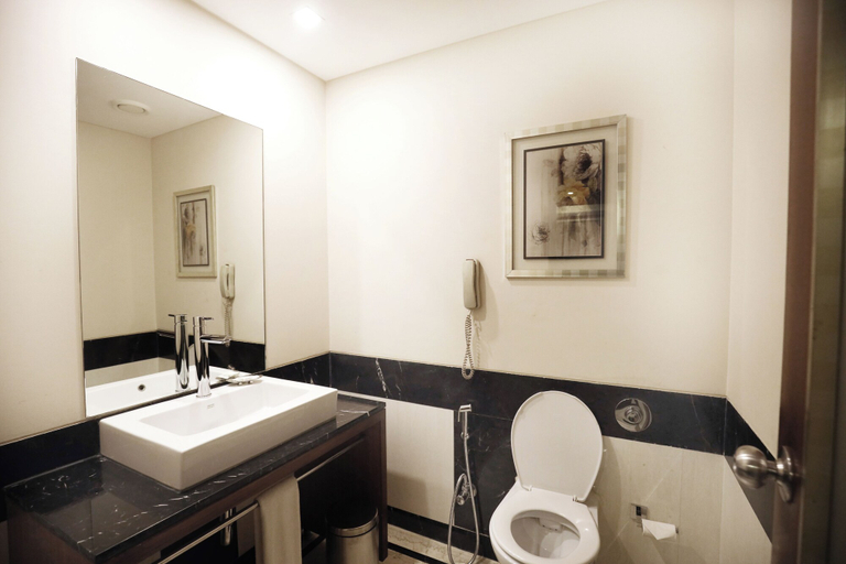 Bathroom 4, Best Western Plus Jalandhar, Jalandhar