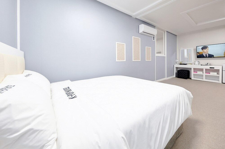 Bedroom 3, K-Pop Hotel, Gapyeong
