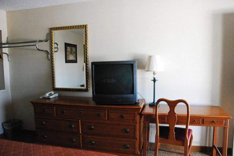 Others 5, Chief Motel, Washington