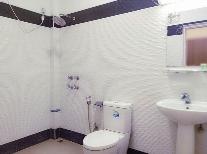 Bathroom, Stone Inn, Mandalay