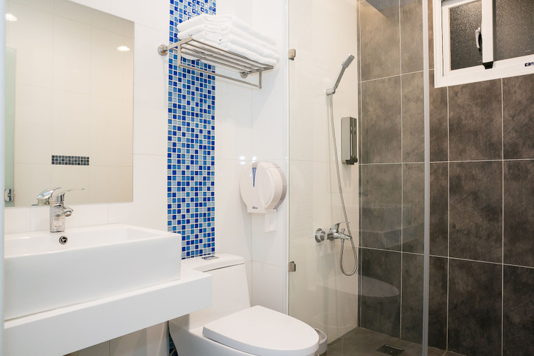 Bathroom 5, Bai Sha Tan Cottage, Pingtung