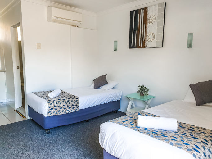 Bedroom 2, Pottsville Beach Motel, Tweed  - Tweed Coast