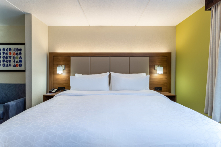 Holiday Inn Express & Suites CEDAR FALLS - WATERLOO, Marshall, Iowa