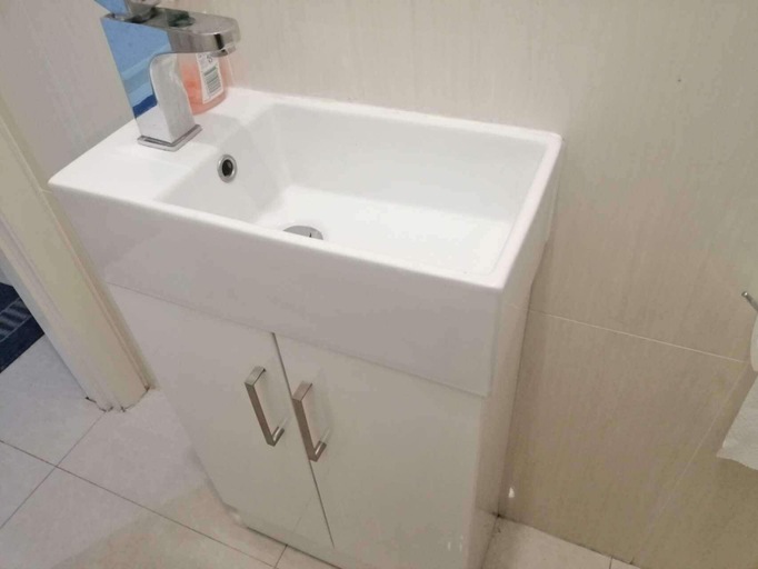 Bathroom 4, Close Airport Style Home, Hume - Broadmeadows