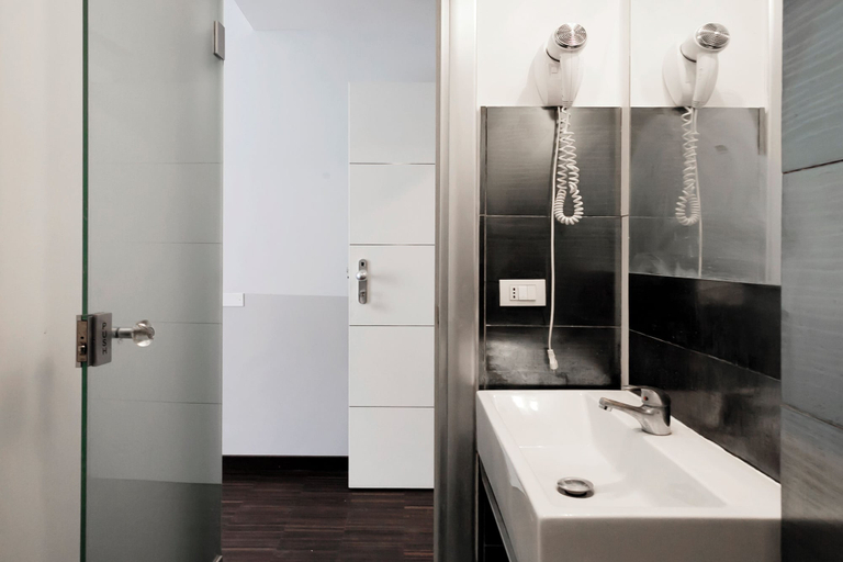 Bathroom 5, DM69 - Termini Monti Crossroads, Rome