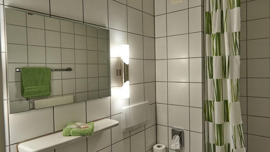 Bathroom 4, Klosterhotel Kreuz, Dorneck