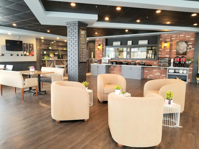 Food & Drinks 5, Merit Hotel & Suites, Division No. 16