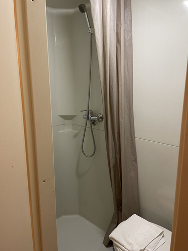 Bathroom 5, HECO Lyon sud Vienne - ex Première Classe, Isère