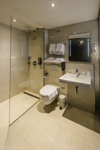 Bathroom 5, OZO Hotels Arena Amsterdam, Amsterdam