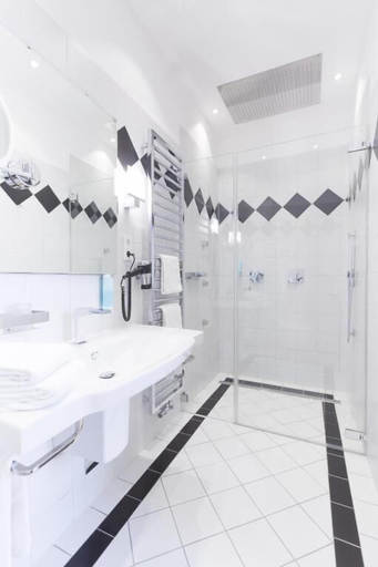 Bathroom 4, Hotel Schloss Westerholt, Recklinghausen