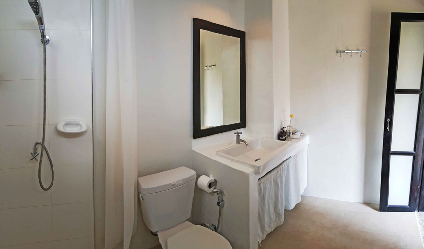 Bathroom 4, Vorona Resort, Sai Yok