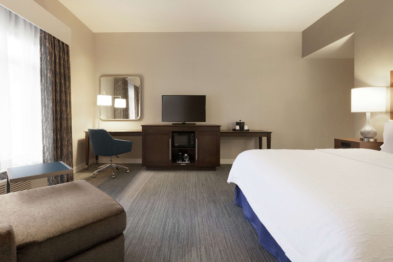 Bedroom 3, Hampton Inn & Suites Nashville Downtown, Davidson