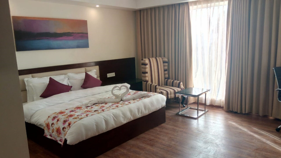 Bedroom 2, Clarks Inn Suites Katra, Reasi