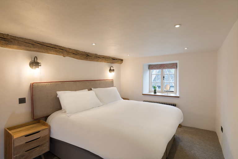 Bedroom 2, The Royal Oak Tetbury, Gloucestershire