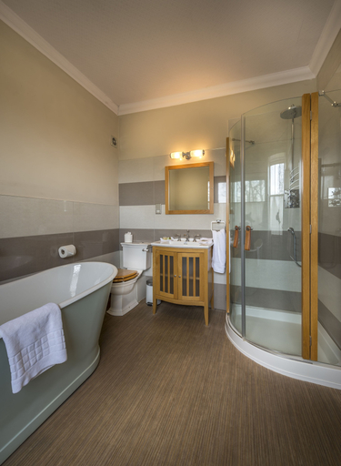 Bathroom 4, Washingborough Hall Hotel, Lincolnshire