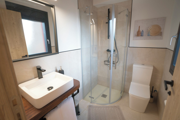 Bathroom 4, Perafita 1750, Barcelona