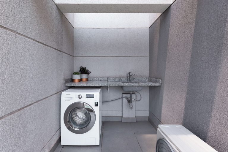 Bathroom 14