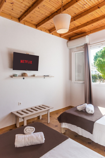 Bedroom 4, Three Seasons, Ionian Islands