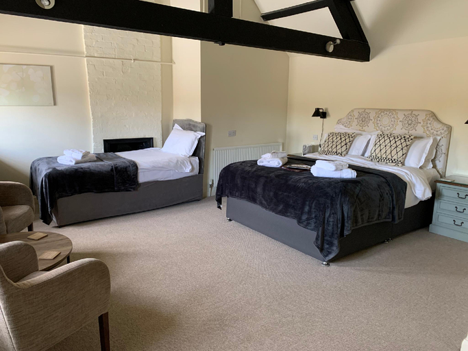 Bedroom 2, The Bell Inn, Gloucestershire