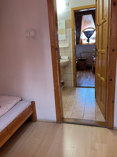 Bedroom 4, Győr, Győr