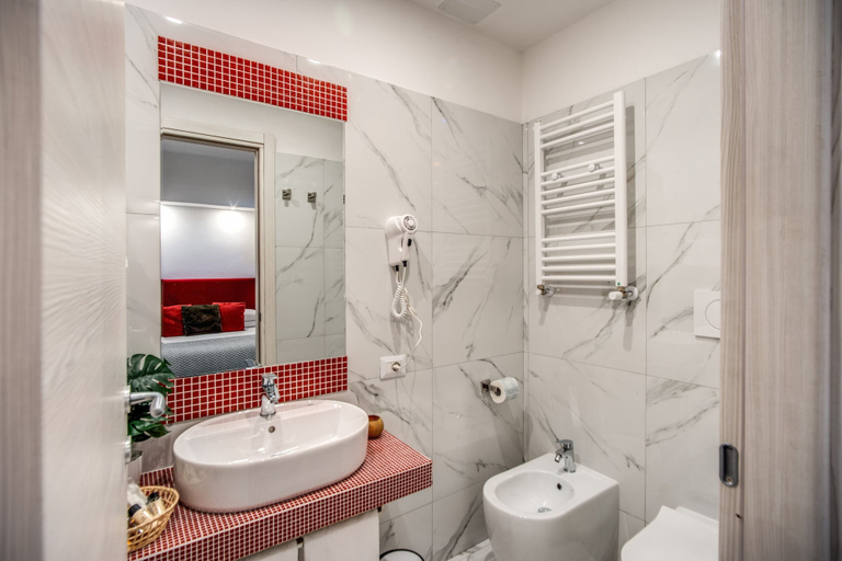 Bathroom 5, Piazza di Spagna Comfort Rooms, Rome