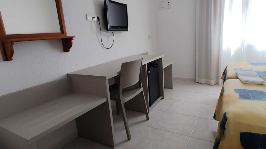 Bedroom 3, Hostal Lago Playa II, Baleares