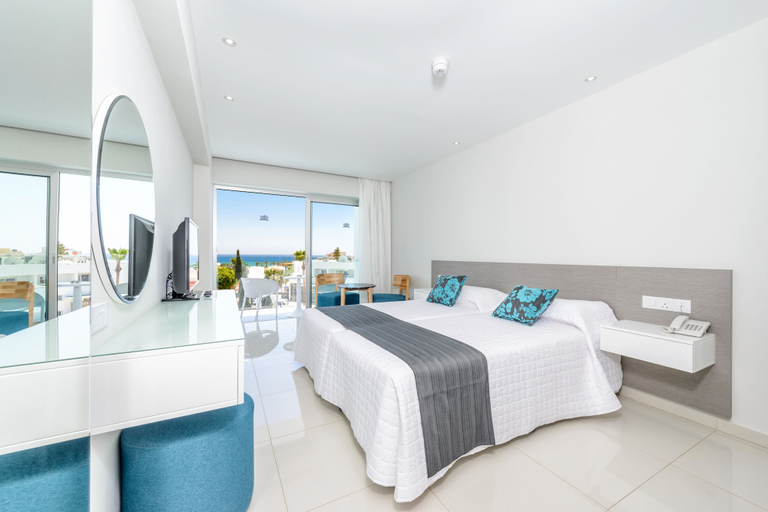 Bedroom 4, River Rock Hotel