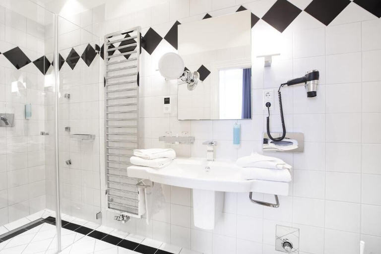 Bathroom 4, Hotel Schloss Westerholt, Recklinghausen