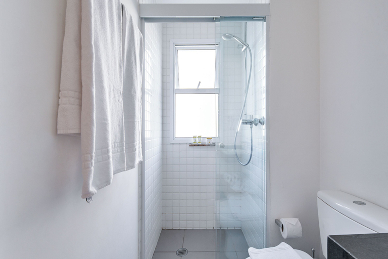 Bathroom 23