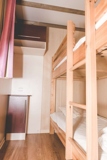 Bedroom 2, Terres de France - Moncontour Active Park, Vienne