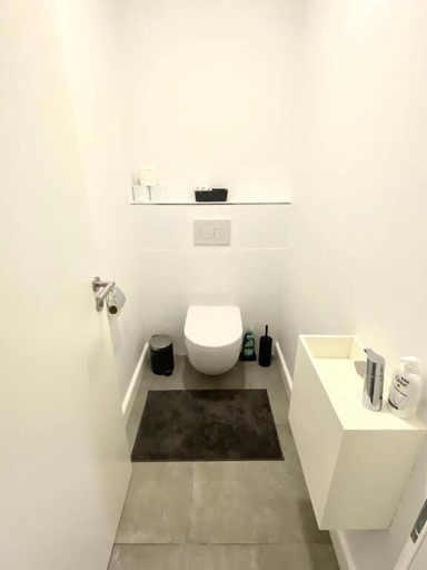 Bathroom 3, 2 Bedrooms Flat in Center with Parking, Luxembourg