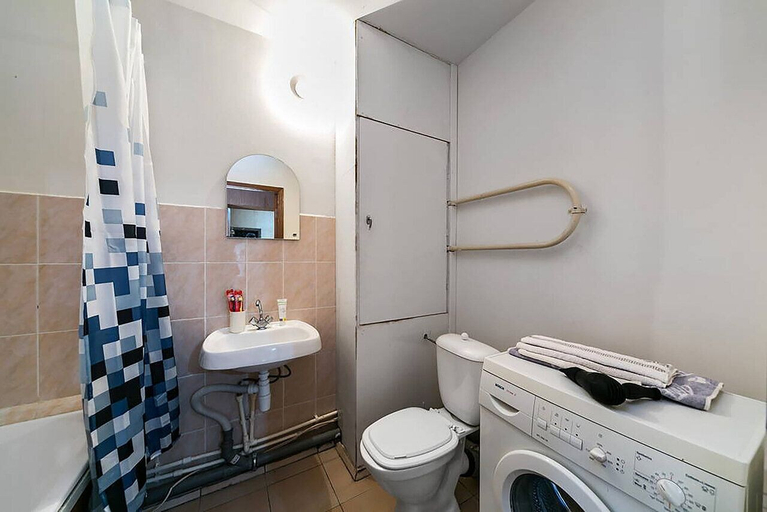 Bathroom 4, Dobriye Sutki - 65-Letiya Pobedy 9, Podol'skiy rayon