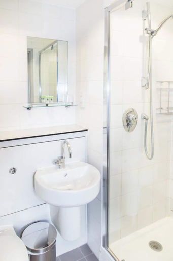 Bathroom 3, Goodenough College, London