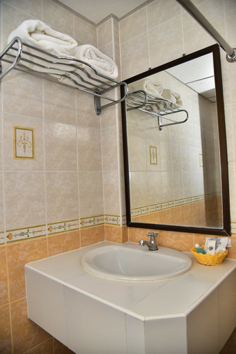 Bathroom 5, Sun Beach Hotel, Muang Prachuap Khiri Khan