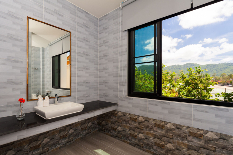 Bathroom 4, Simple Life Cliff View Resort, Ko Phangan