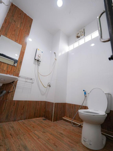 Roomquest Chonburi Phanat Nikhom [Chonburi]