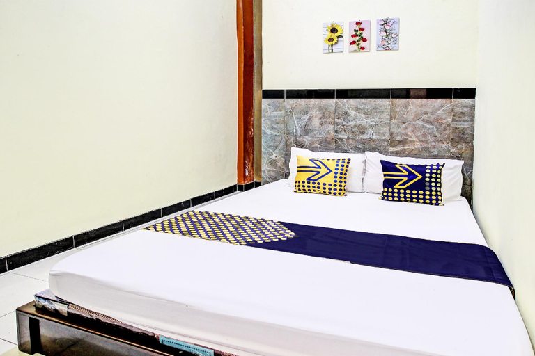 Bedroom 2, OYO 92123 Chikam House Syariah, Kediri