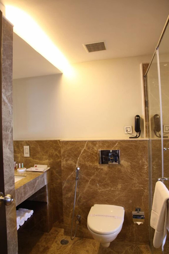 Bathroom 3, TreeHouse Queens Pearl, Gurgaon