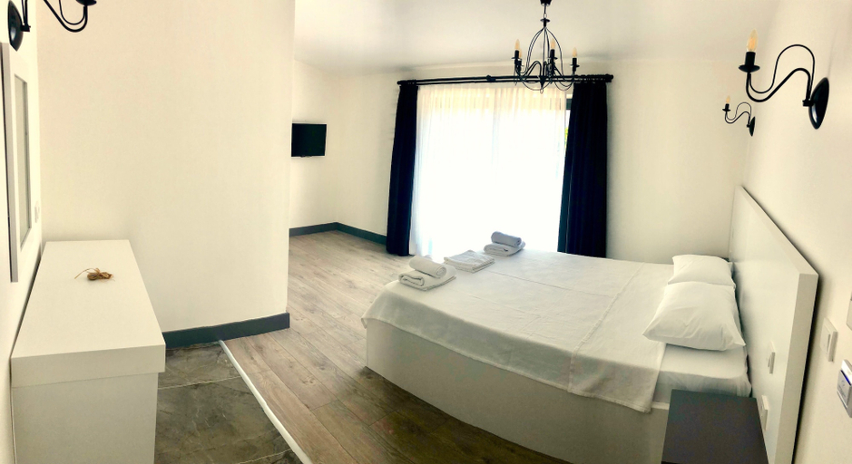 Bedroom 4, Victoria Hotel and Lounge, Foça