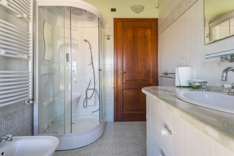 Bathroom 4, Anaelehouserooms LTB, Oristano