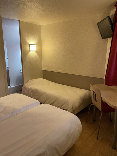 Bedroom 3, Hotel HECO Lyon sud Vienne, Isère