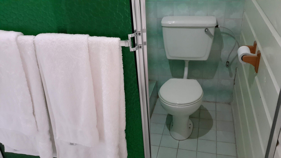 Bathroom 4, Top Ranking Guesthouse