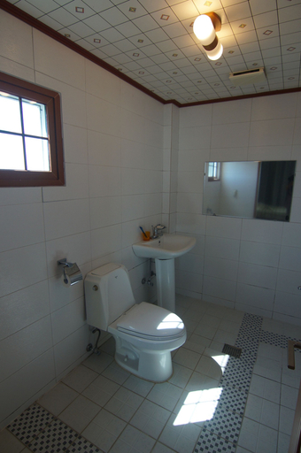 Bathroom 3, Yerae Pension, Seogwipo