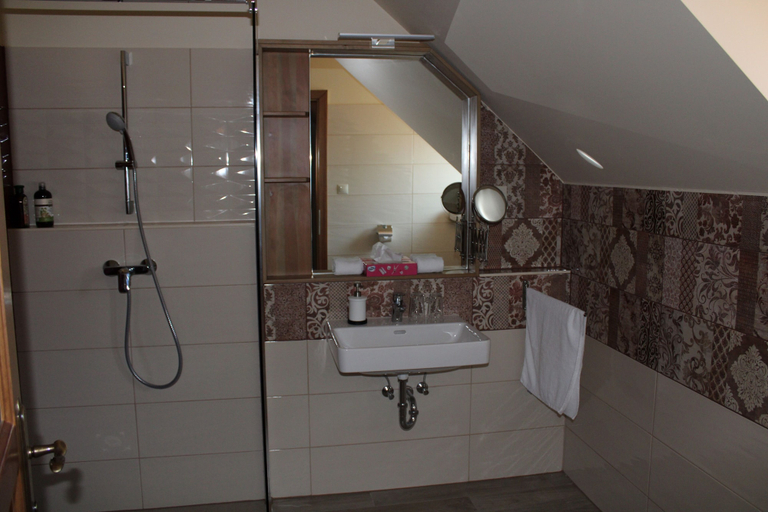 Bathroom 3, Tündérkert Panzió Őrség, Őriszentpéter