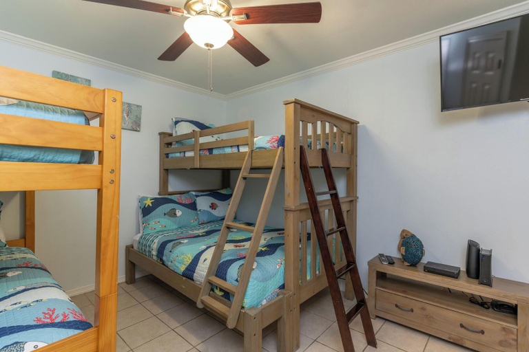 Bedroom 3, Condo w Semi-private Pool & Just 1 Block to Beach!, Cameron