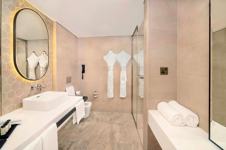 Bedroom 5, Sheraton Abu Dhabi Hotel & Resort, Abu Dhabi City